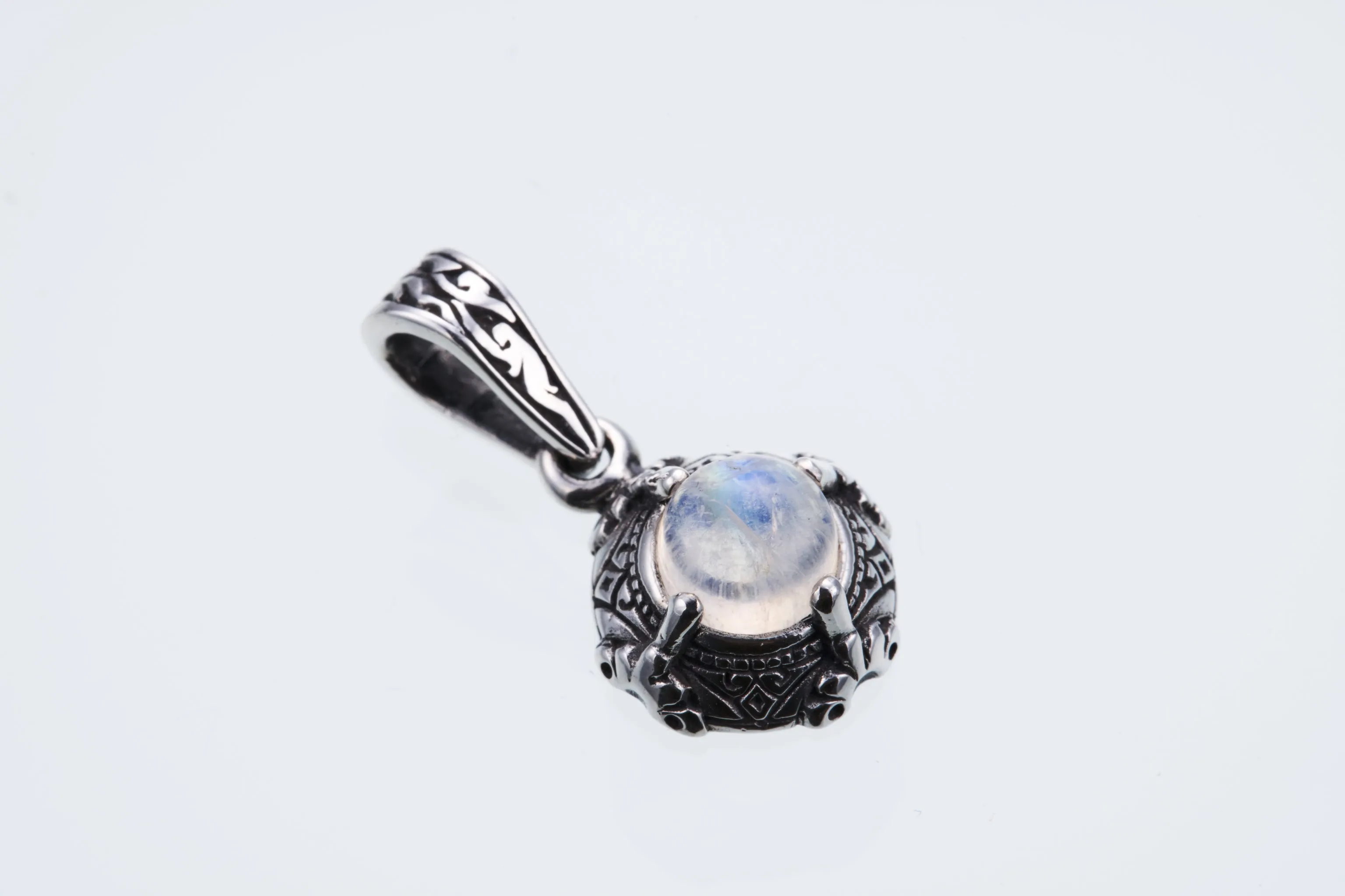 Islamic Round Pendant : S (Rainbow Moonstone)