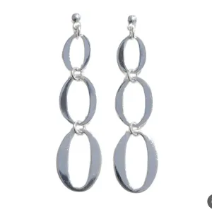 Jackie O Triple drop earrings Silver